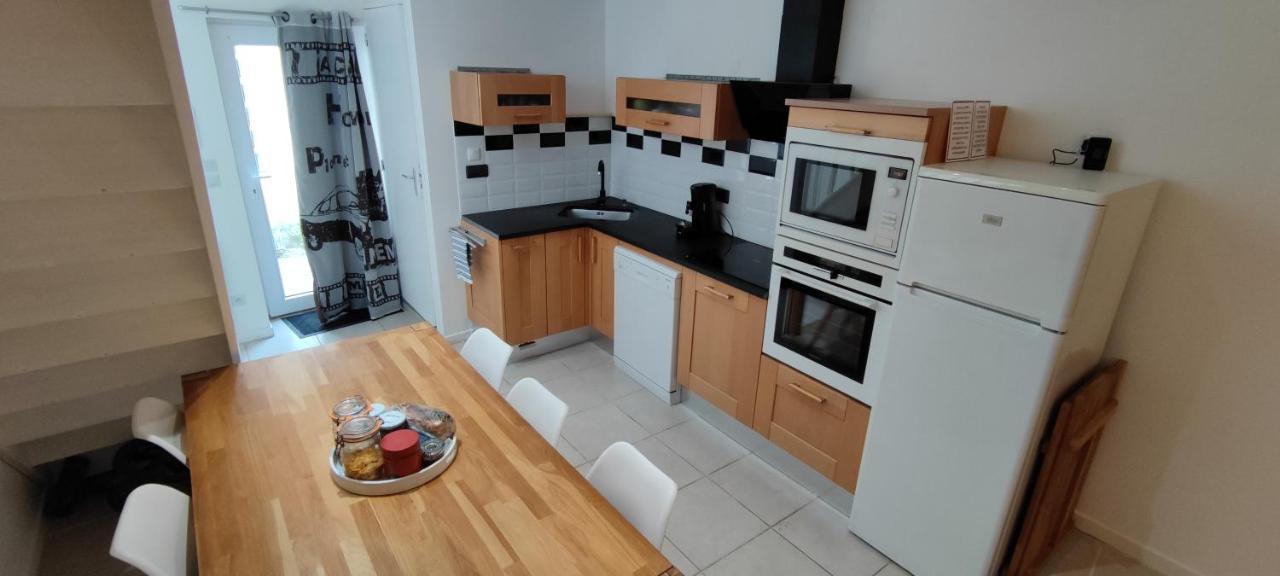 Chaleureuse Petite Maison De Bourg Beaumont-sur-Sarthe Exteriör bild